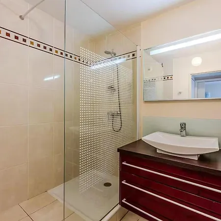 1 Bedroom Beautiful In Apartment